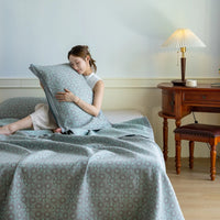 Cozy Up with Our 100% Cotton Bedspread Blanket - Luxurious Retro Charm