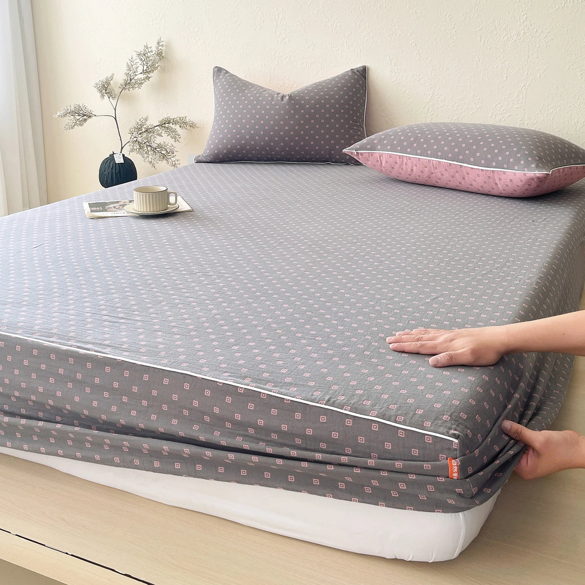 Luxurious Cotton Bed Sheets - Experience Ultimate Comfort with Our Jacquard Fitted Sheets