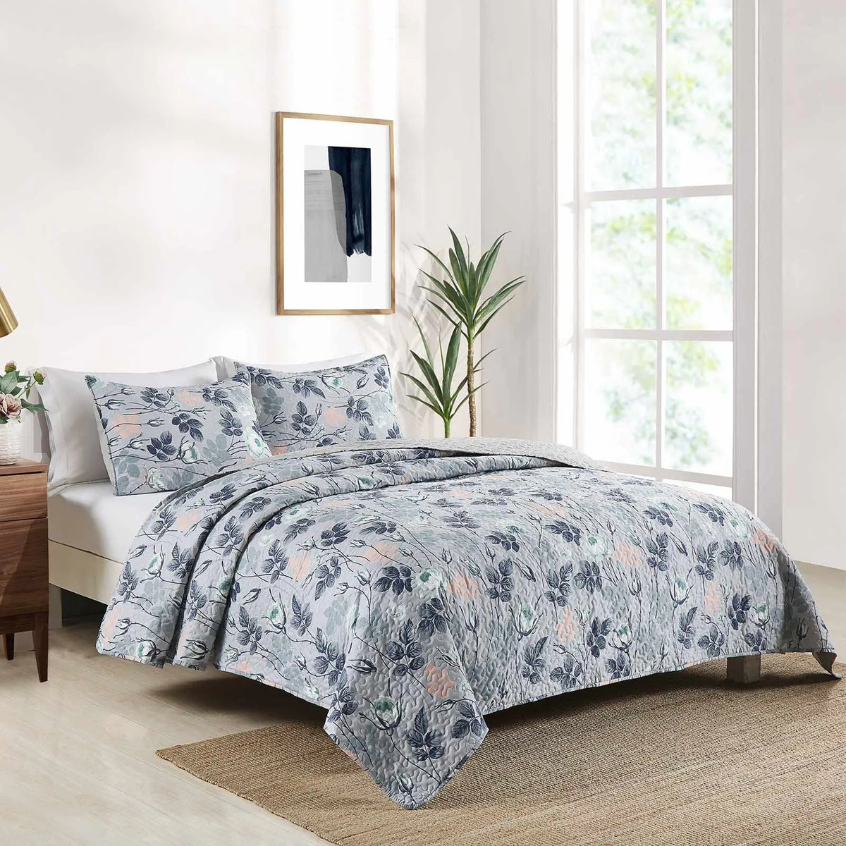 Transform Your Bedroom with the Ultra Soft Floral Coverlet Bedding Set - 3 Pieces Patchwork Gray All Season Bedspreads