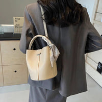 SaneShoppe - 2025 Simple and Versatile Niche Handbag for Women, Trendy Casual Bucket Bag