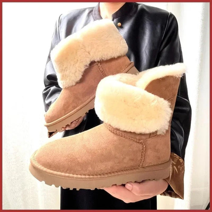 SaneShoppe - A pair of pure sheepskin and wool winter snow boots for women, warm and comfortable. Simple and fashionable women's shoes