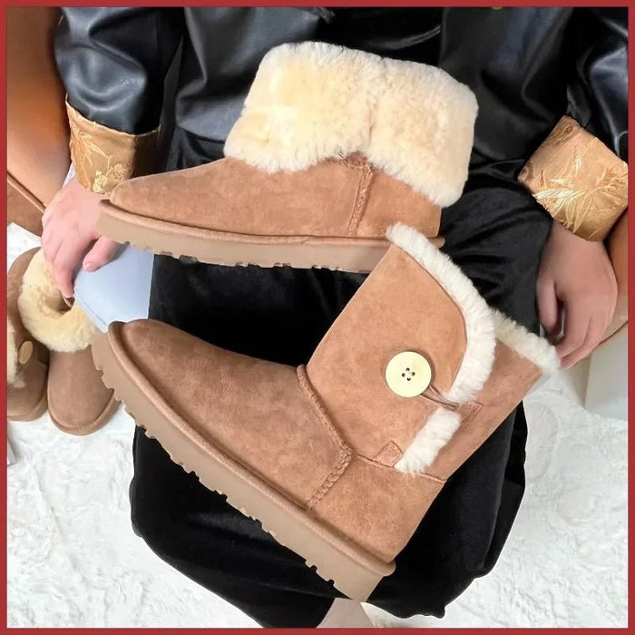 SaneShoppe - A pair of pure sheepskin and wool winter snow boots for women, warm and comfortable. Simple and fashionable women's shoes