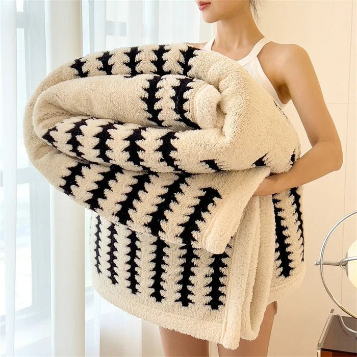 SaneShoppe - Super Thick and Warm Flannel Blanket Super Soft Fluffy Queen Size Bed Blanket Cozy Skin - friendly Multifunctional Nap Blanket